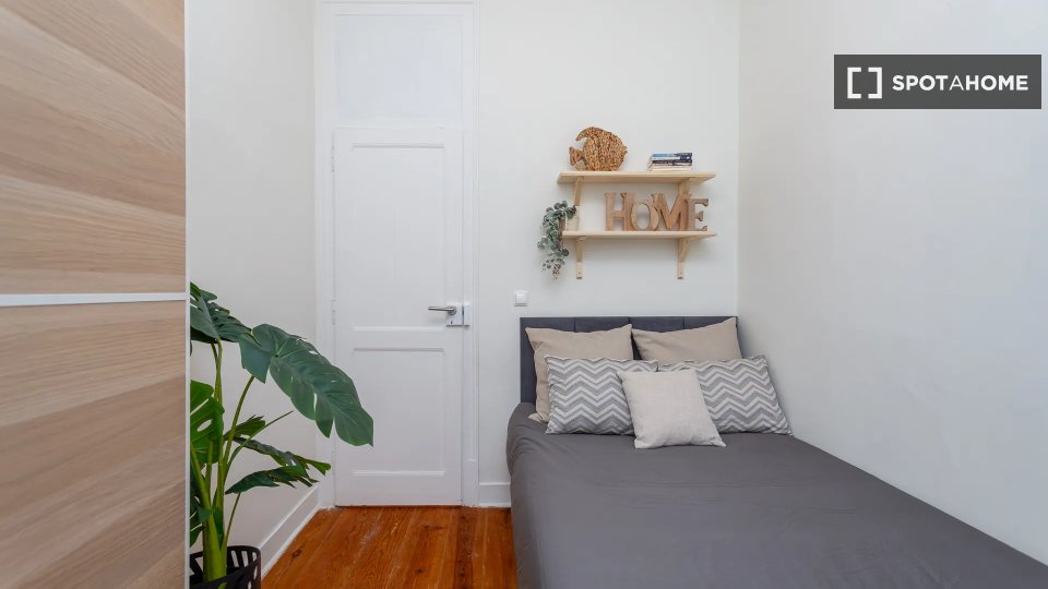 Double room Lisbon, 6 beds — photo 1