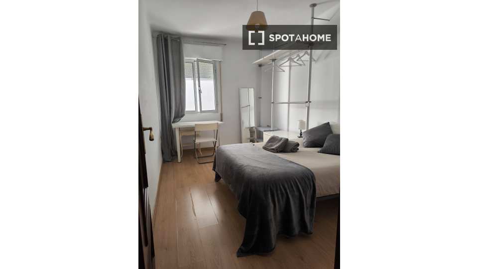 Habitación en piso compartido en alquiler en Feria, Sevilla