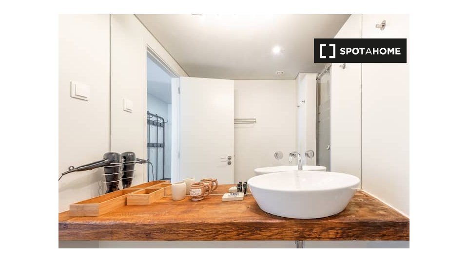 Apartment Lisbon, 1 bed — photo 11