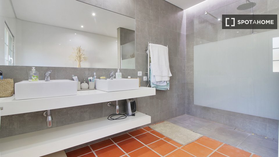 Apartment Lisbon, 4 beds, 215m² — photo 13
