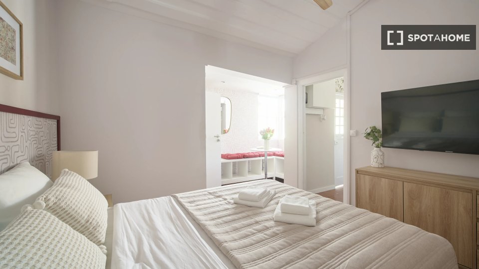 Apartment Lisbon, 1 bed — photo 19