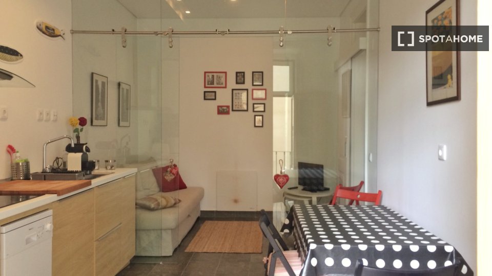 Apartment Lisbon, 1 bed — photo 9