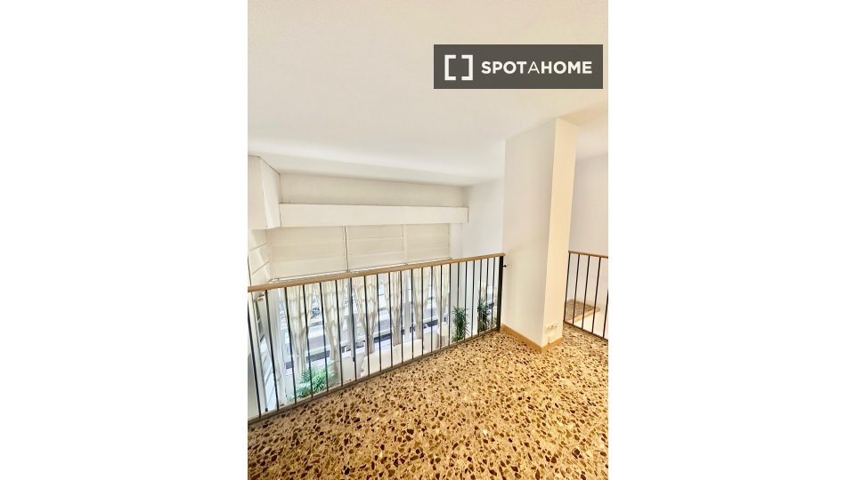 Double room Barcelona, 3 beds, 135m² — photo 4