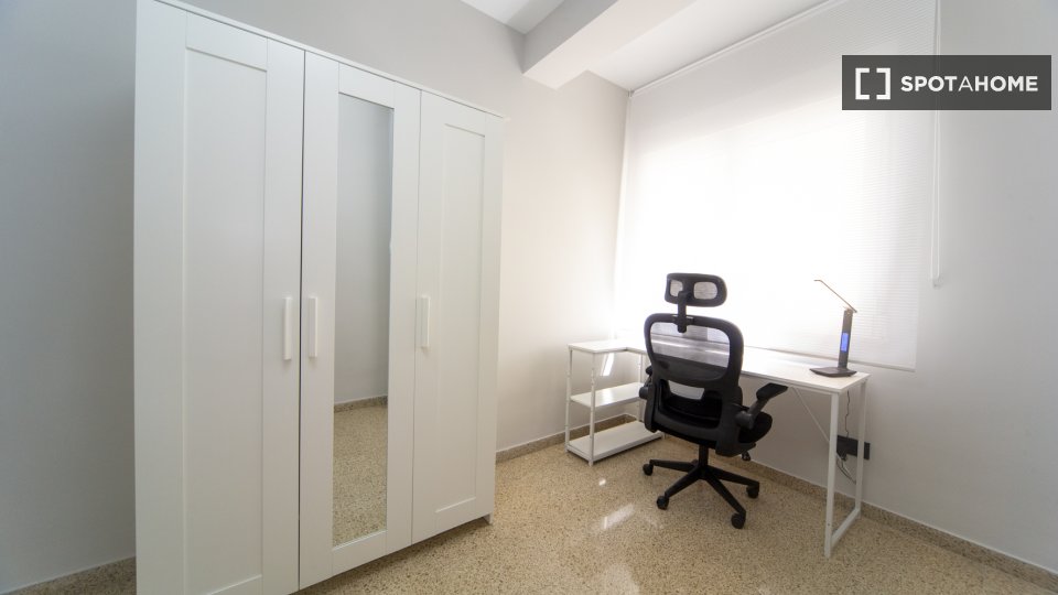 Habitación en piso compartido en alquiler en Camino de Ronda, Granada.