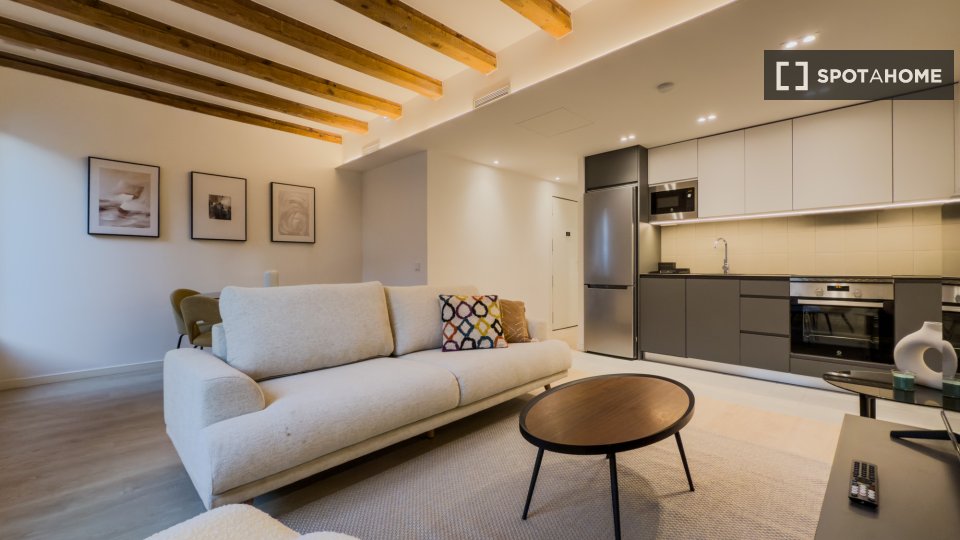 Apartment Barcelona, 2 beds, 73m² — photo 50