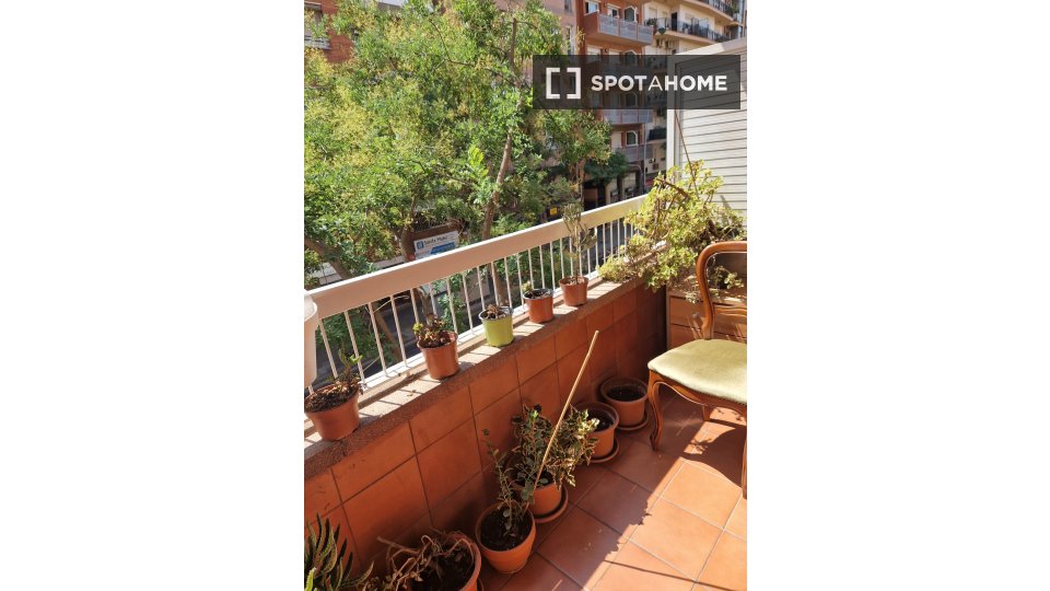 Double room Barcelona, 1 bed, 20m² — photo 4