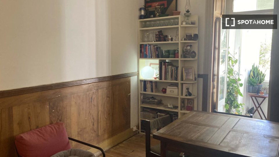Double room Lisbon, 2 beds, 70m² — photo 13