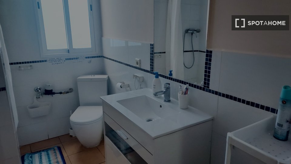 Double room Valencia, 3 beds — photo 2