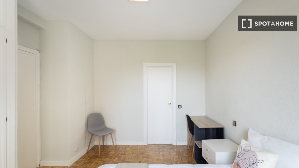 Double room Madrid, 5 beds — photo 7