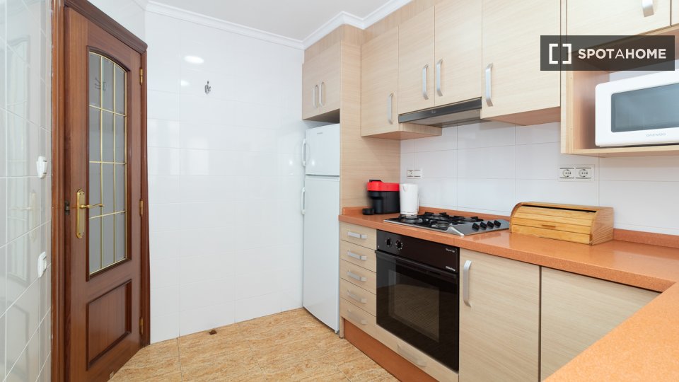 Apartment Valencia, 2 beds, 75m² — photo 17