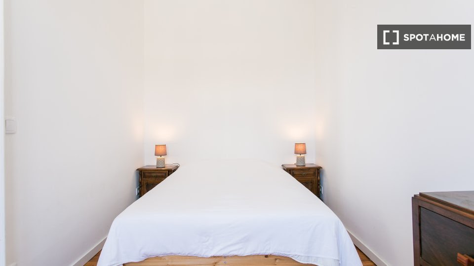 Double room Lisbon, 8 beds — photo 1