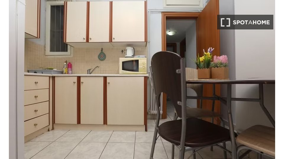 Double room Athens, 4 beds — photo 16