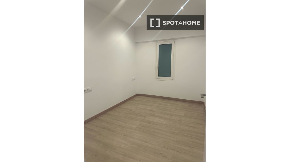 Apartment Barcelona, 2 beds, 60m² — photo 15