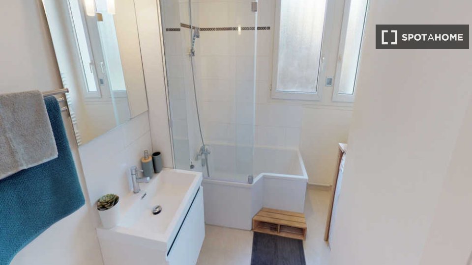 Double room Paris, 5 beds, 80m² — photo 11