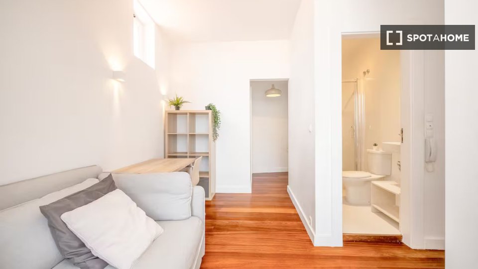 Apartment Lisbon, 1 bed — photo 7