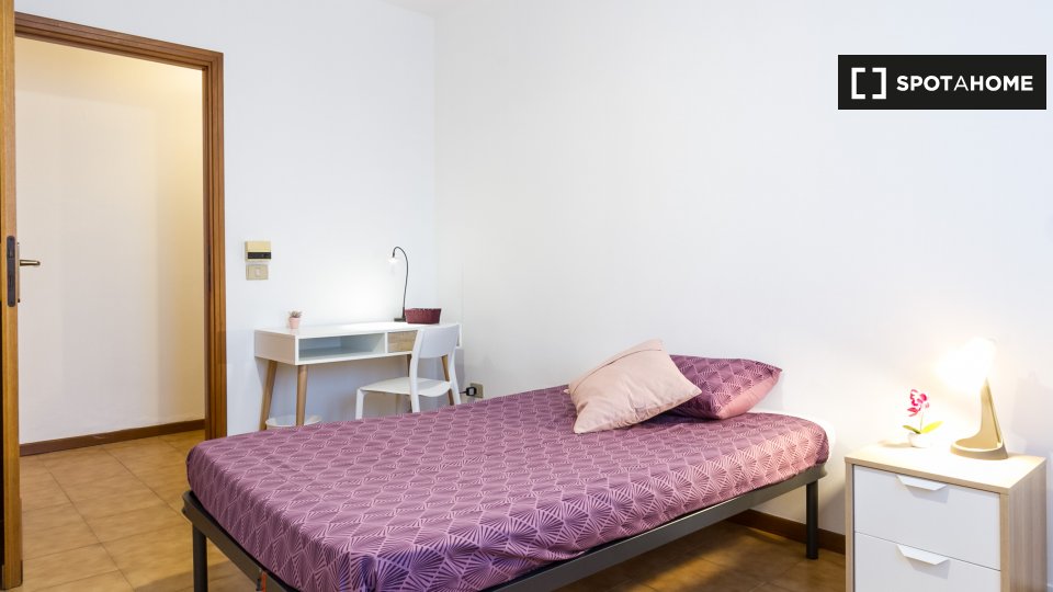 Double room Milan, 3 beds, 75m² — photo 3