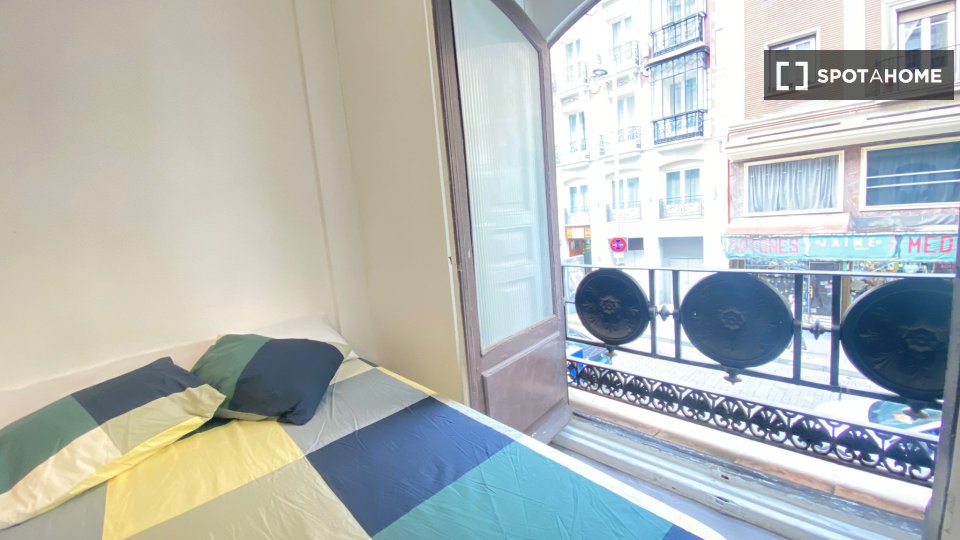Double room Madrid, 8 beds — photo 3
