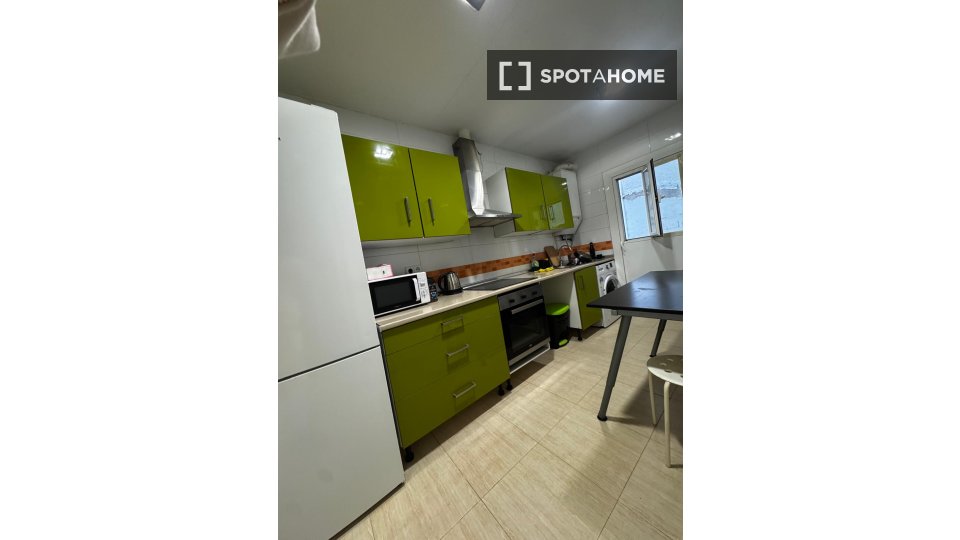 Double room Madrid, 4 beds, 90m² — photo 2