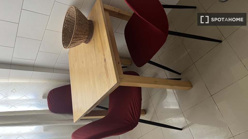 Apartment Lisbon, 4 beds — photo 8