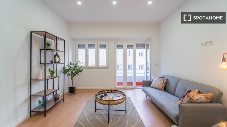 Apartment Lisbon, 3 beds, 87m² — photo 17