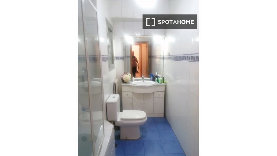 Double room Madrid, 4 beds, 125m² — photo 13