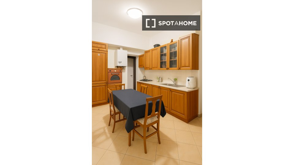 Double room Milan, 3 beds, 70m² — photo 4
