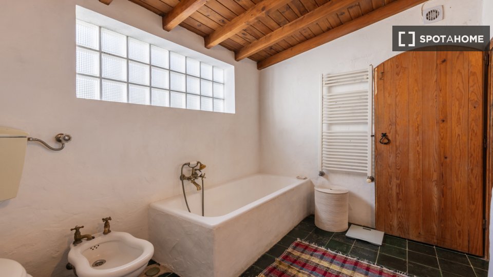 Apartment Lisbon, 4 beds, 200m² — photo 2