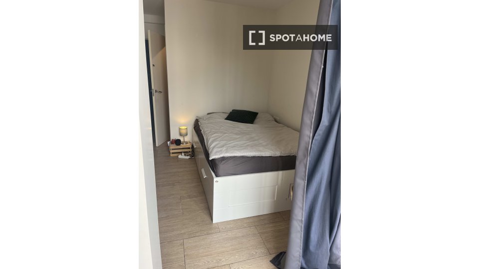 Double room Barcelona, 3 beds, 32m² — photo 1