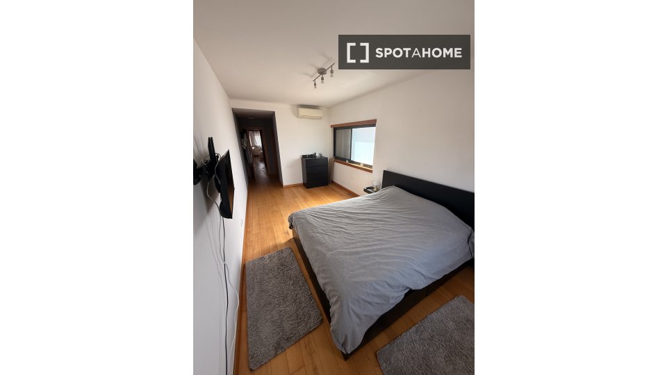 Apartment Lisbon, 2 beds, 130m² — photo 13