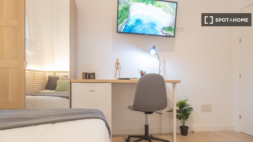 Double room Madrid, 5 beds — photo 12