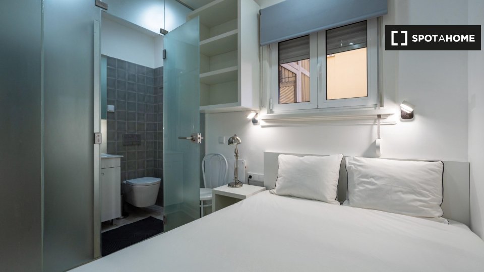 Double room Lisbon, 7 beds, 210m² — photo 2
