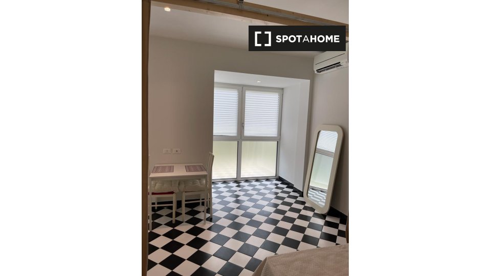 Apartment Milan, 1 bed — photo 1