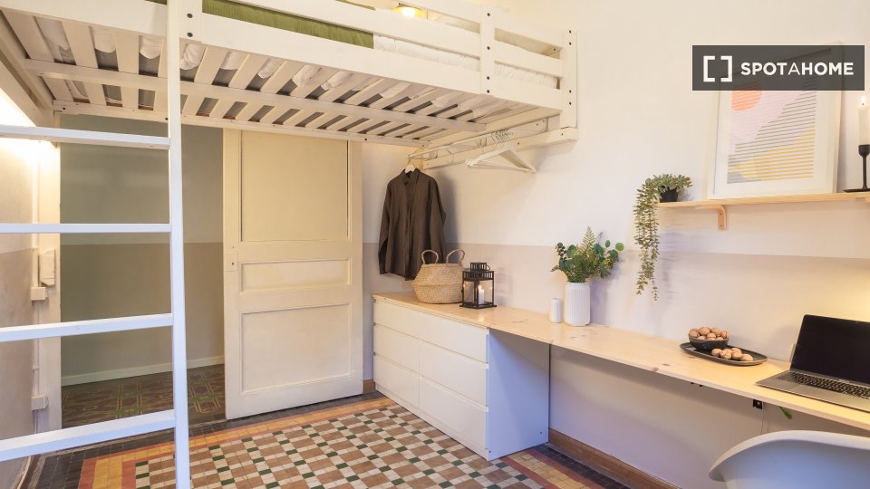 Double room Barcelona, 5 beds, 120m² — photo 13