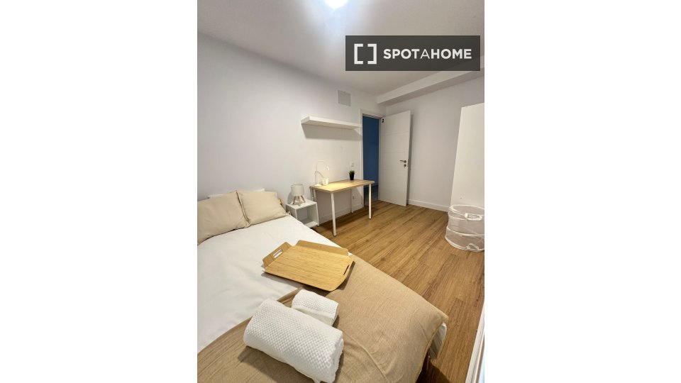 Double room Las_Palmas_De_Gran_Canaria, 6 beds — photo 14