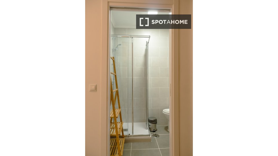 Double room Lisbon, 6 beds — photo 1
