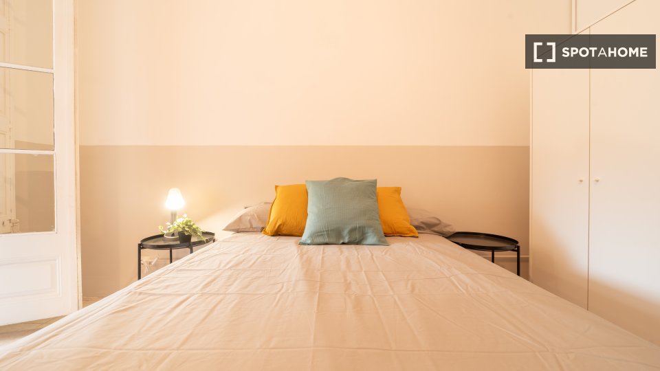 Double room Barcelona, 7 beds, 200m² — photo 9