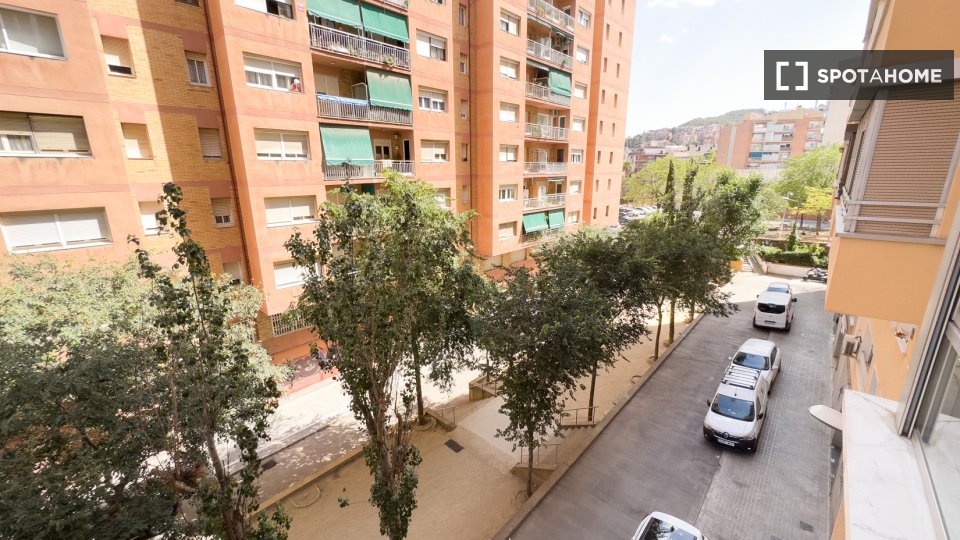 Apartment Barcelona, 4 beds, 75m² — photo 12