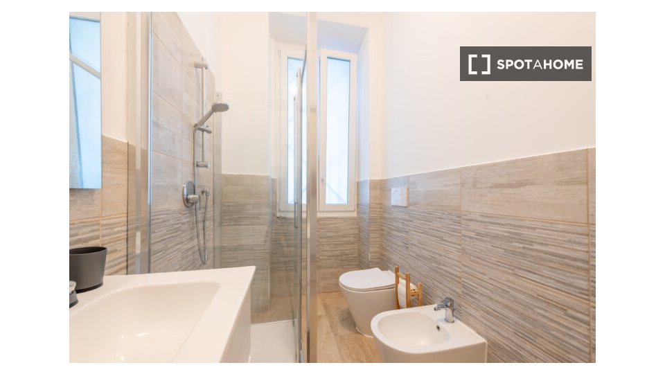 Double room Milan, 5 beds — photo 10