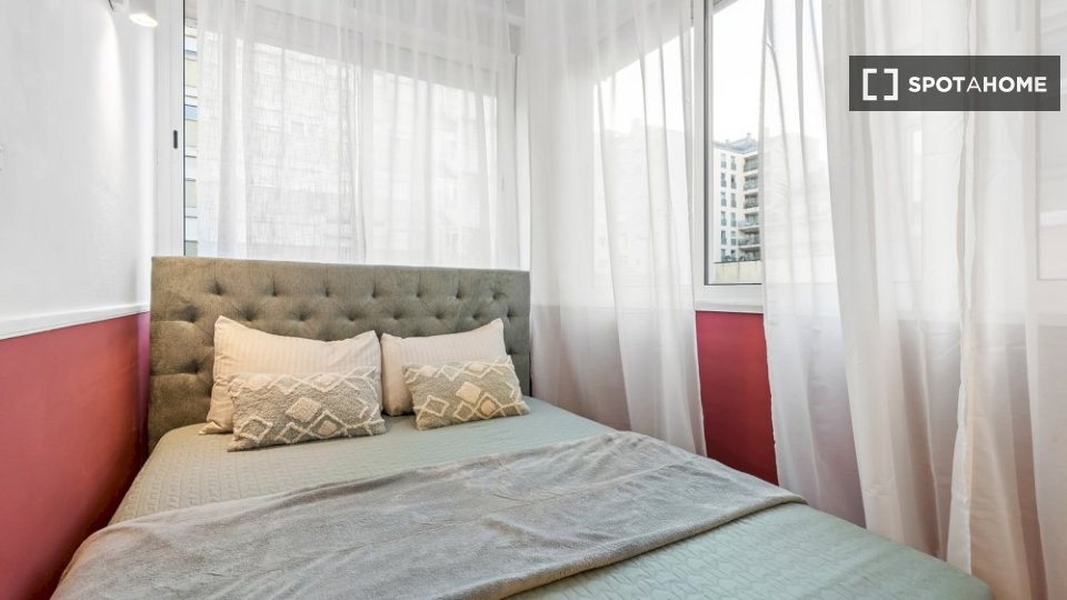Double room Lisbon, 5 beds — photo 2