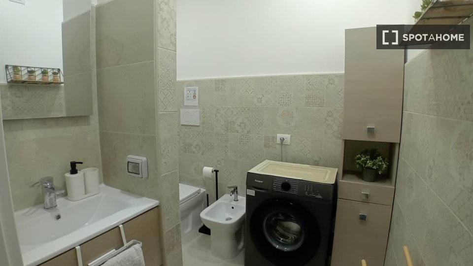 Double room Rome, 3 beds, 75m² — photo 90