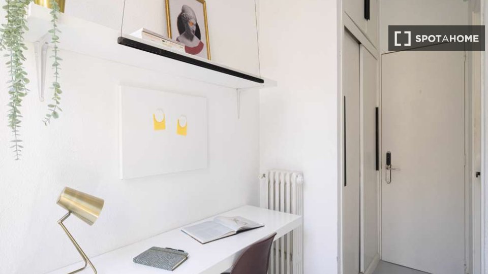 Double room Madrid, 68 beds, 2620m² — photo 7