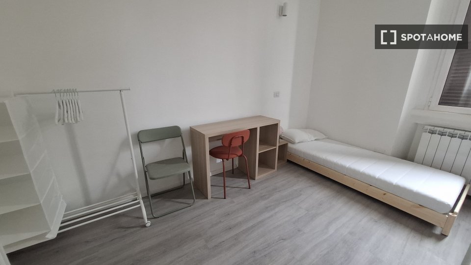Double room Milan, 4 beds, 90m² — photo 4