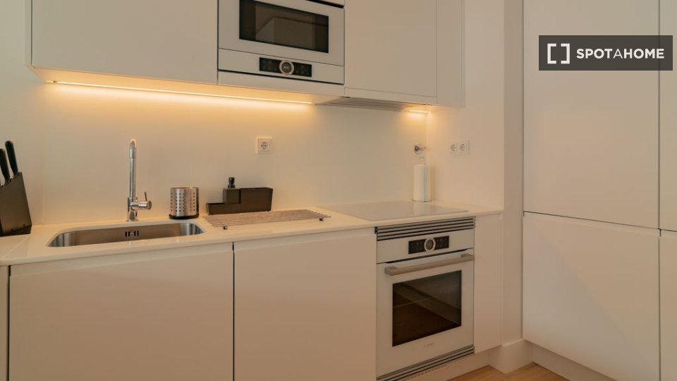 Apartment Lisbon, 1 bed — photo 15