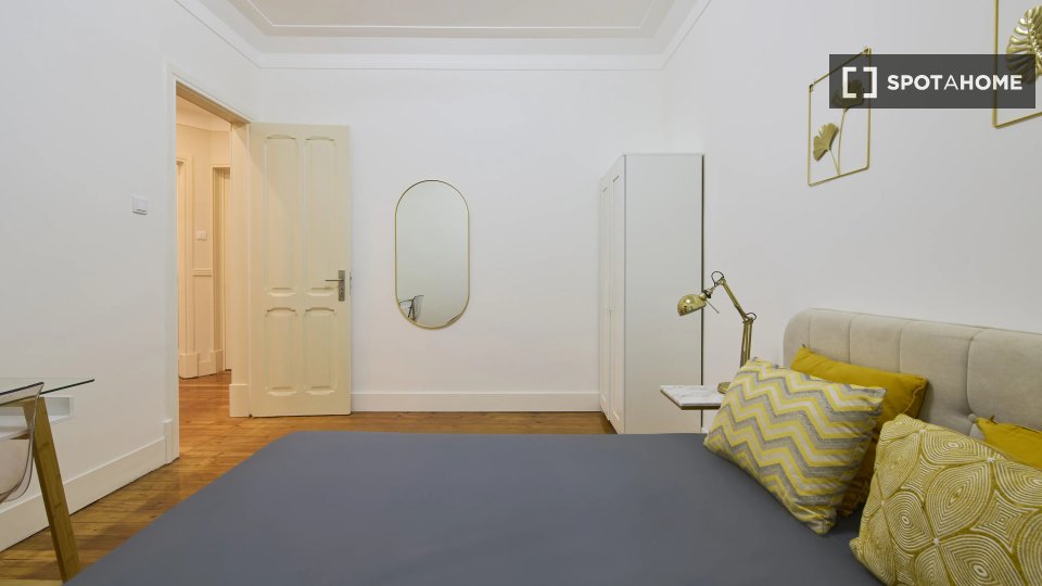 Double room Lisbon, 6 beds — photo 13