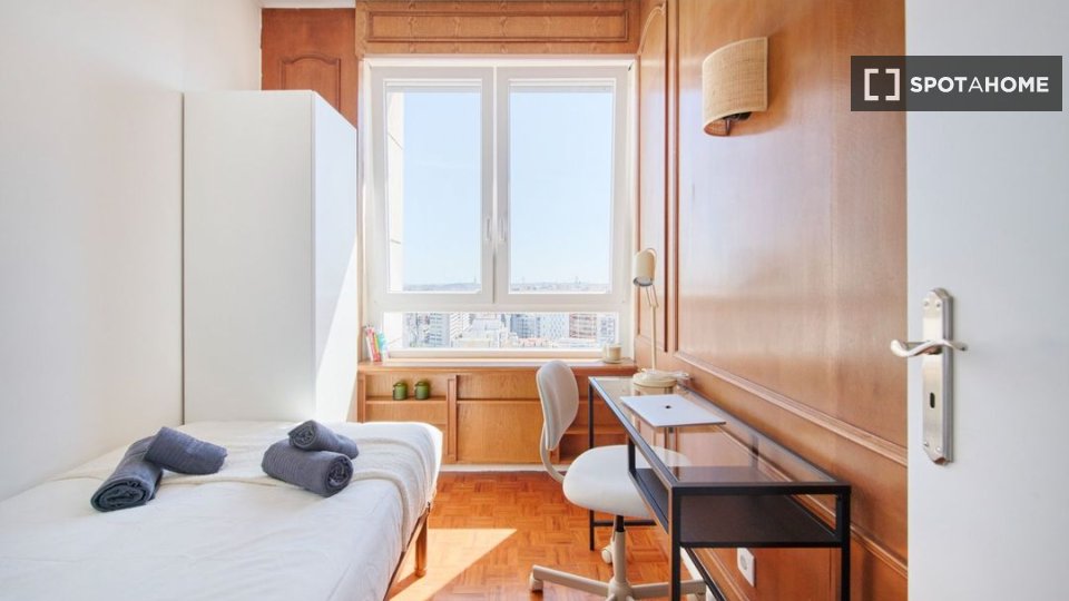 Double room Lisbon, 10 beds — photo 12