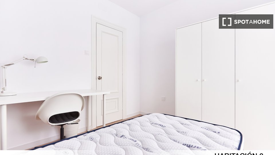 Double room Seville, 5 beds — photo 40