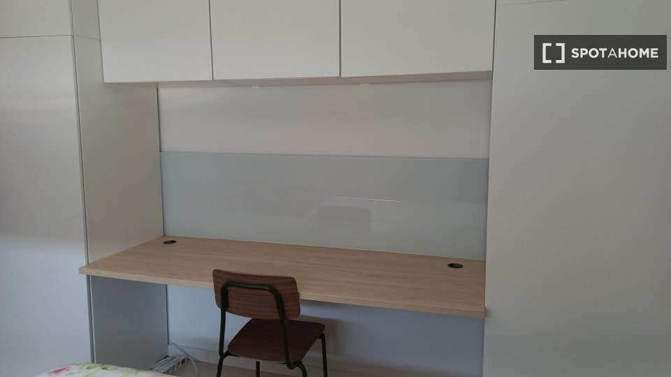 Double room Lisbon, 5 beds — photo 5