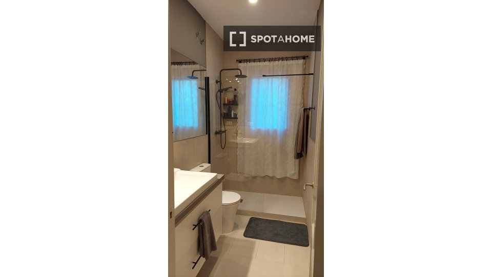 Double room Barcelona, 2 beds, 382m² — photo 2