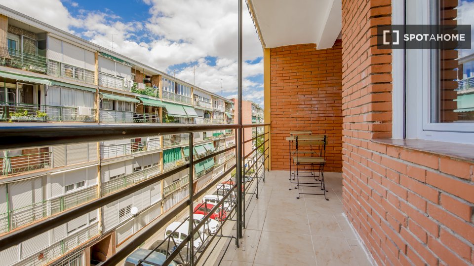 Double room Madrid, 4 beds, 100m² — photo 7