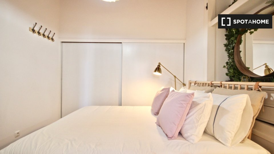 Apartment Lisbon, 2 beds — photo 16